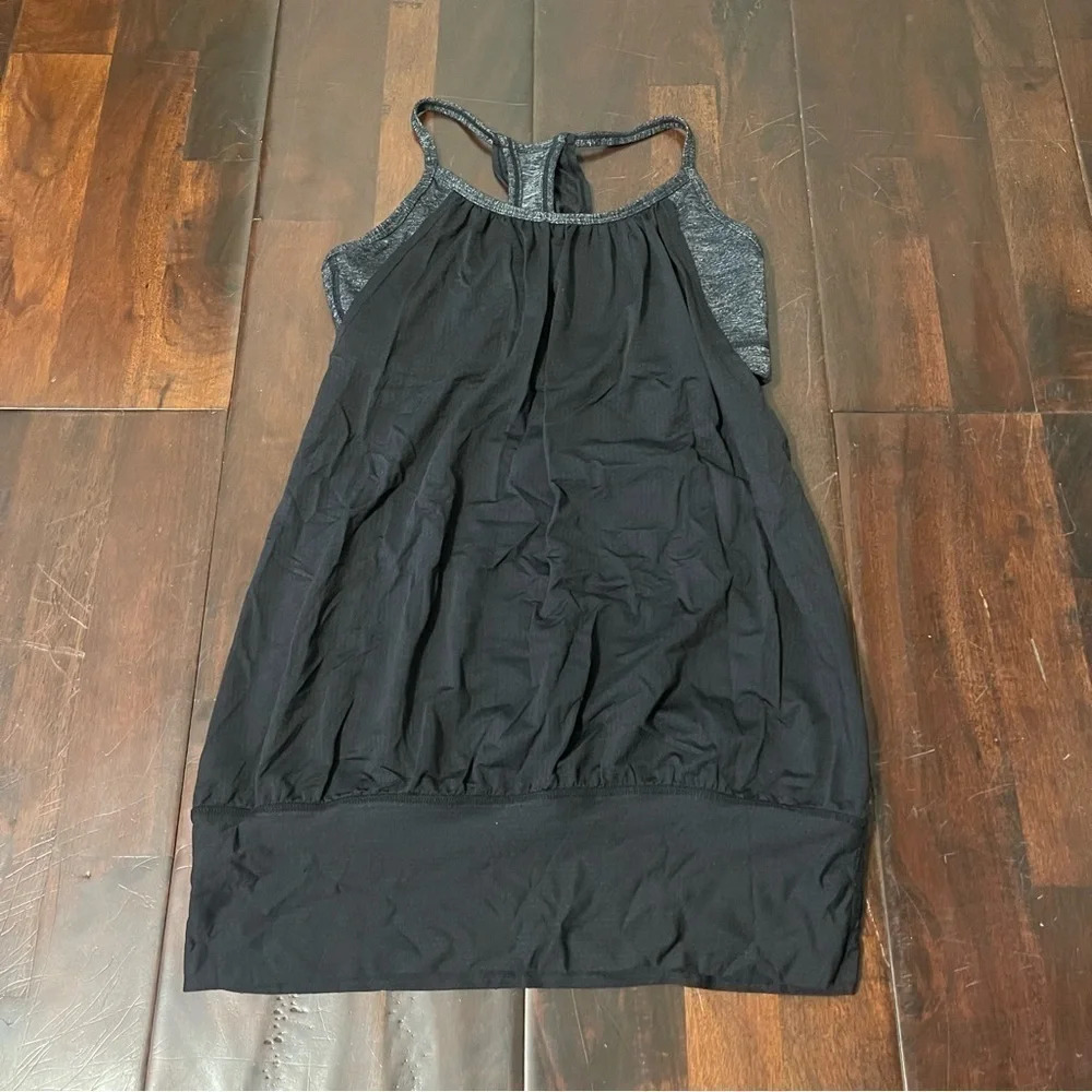 Lululemon No Limit Tank Top Black And Gray Women’s Size 4 No Padding